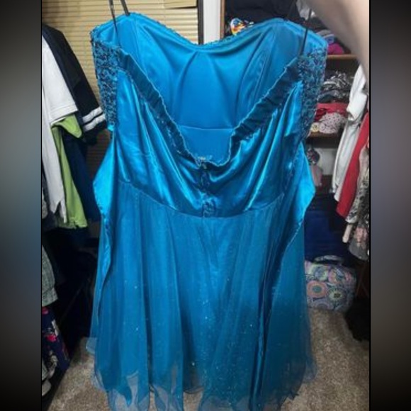 Blue sequined formal dress - Picture 2 of 3